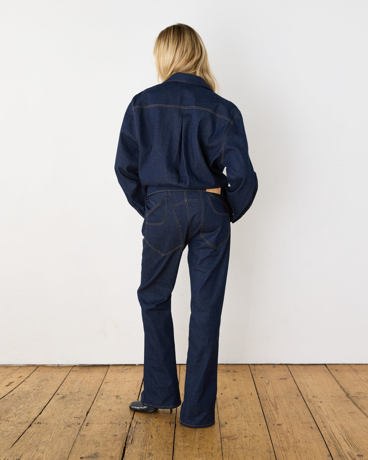 Jeans, on model, back