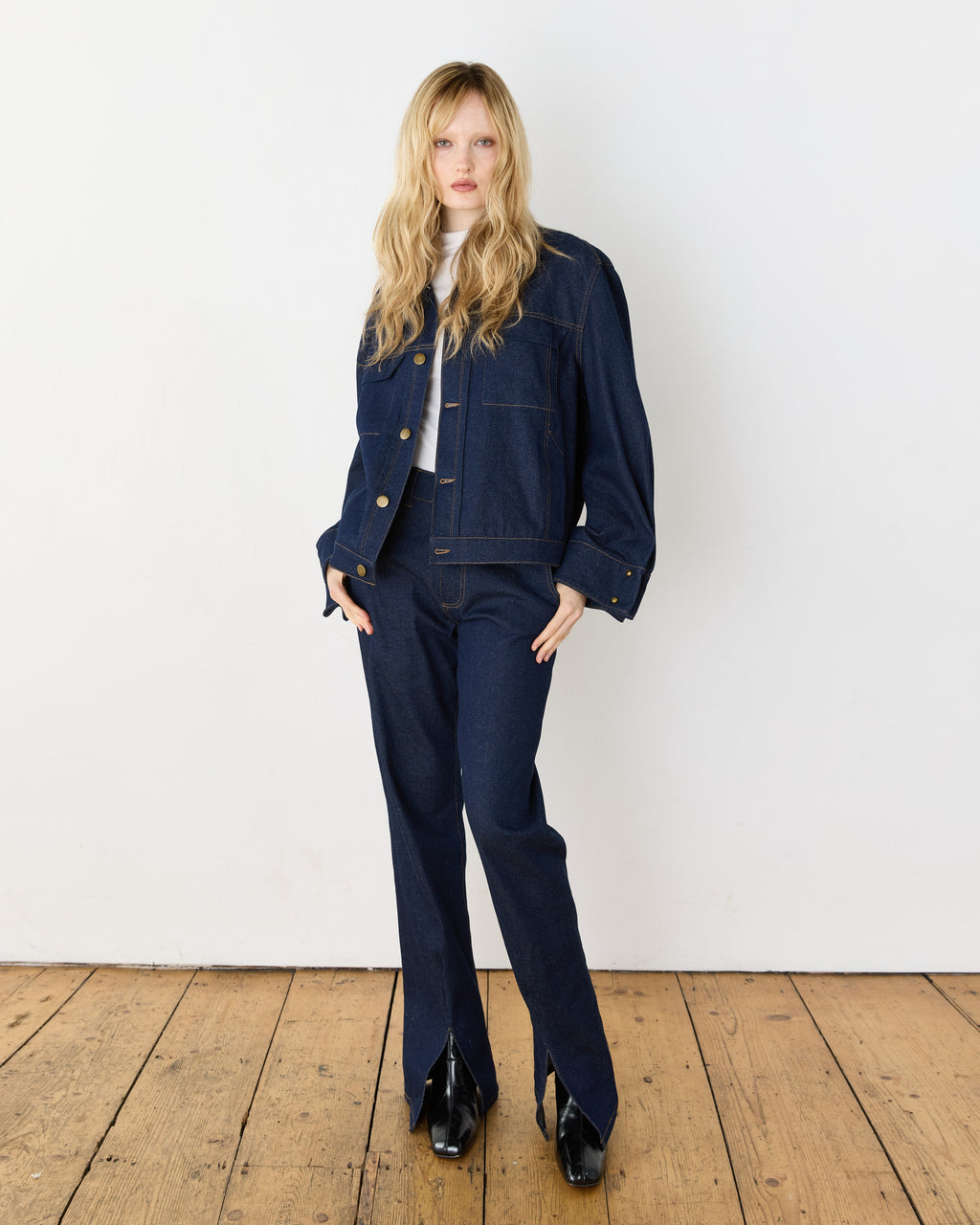 Jeans, on model, front