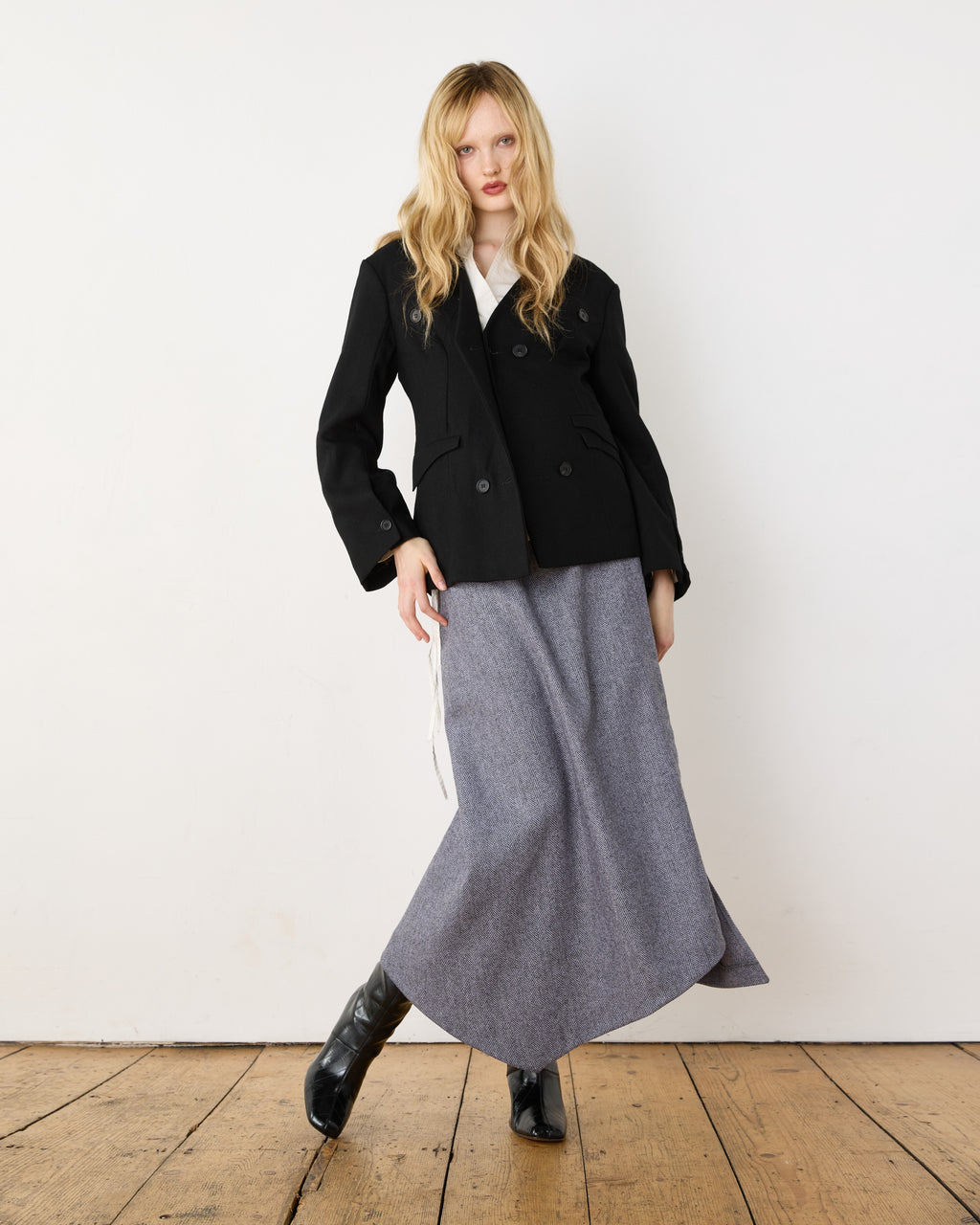 Table Skirt, on model, in movement